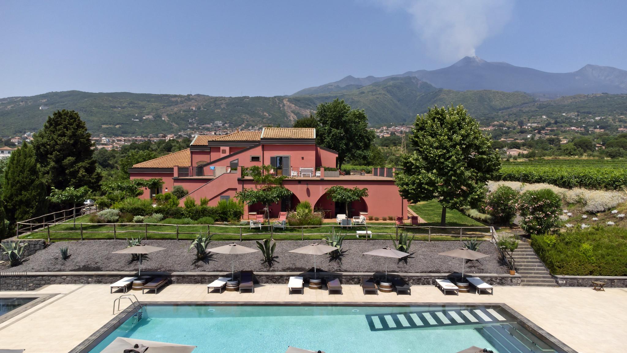 Piscina -Tenuta San Michele Etna Est | Cantine Murgo